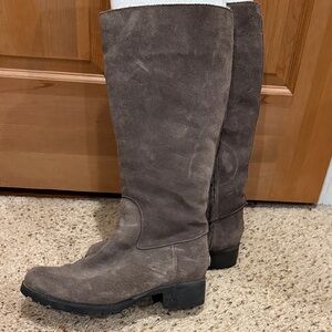 Ugg grey tall boots; suede with shearling lining. 8.5 EU 39.5